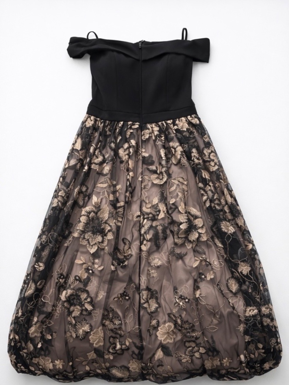 Black Floral Embroidered Off-Shoulder Ball Gown Dress w/ Pockets – Size 14 - Picture 2 of 5